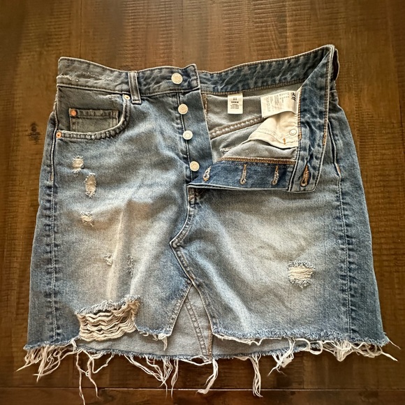 H&M x &Denim, distressed, Jean skirt, size 10 - Picture 4 of 12